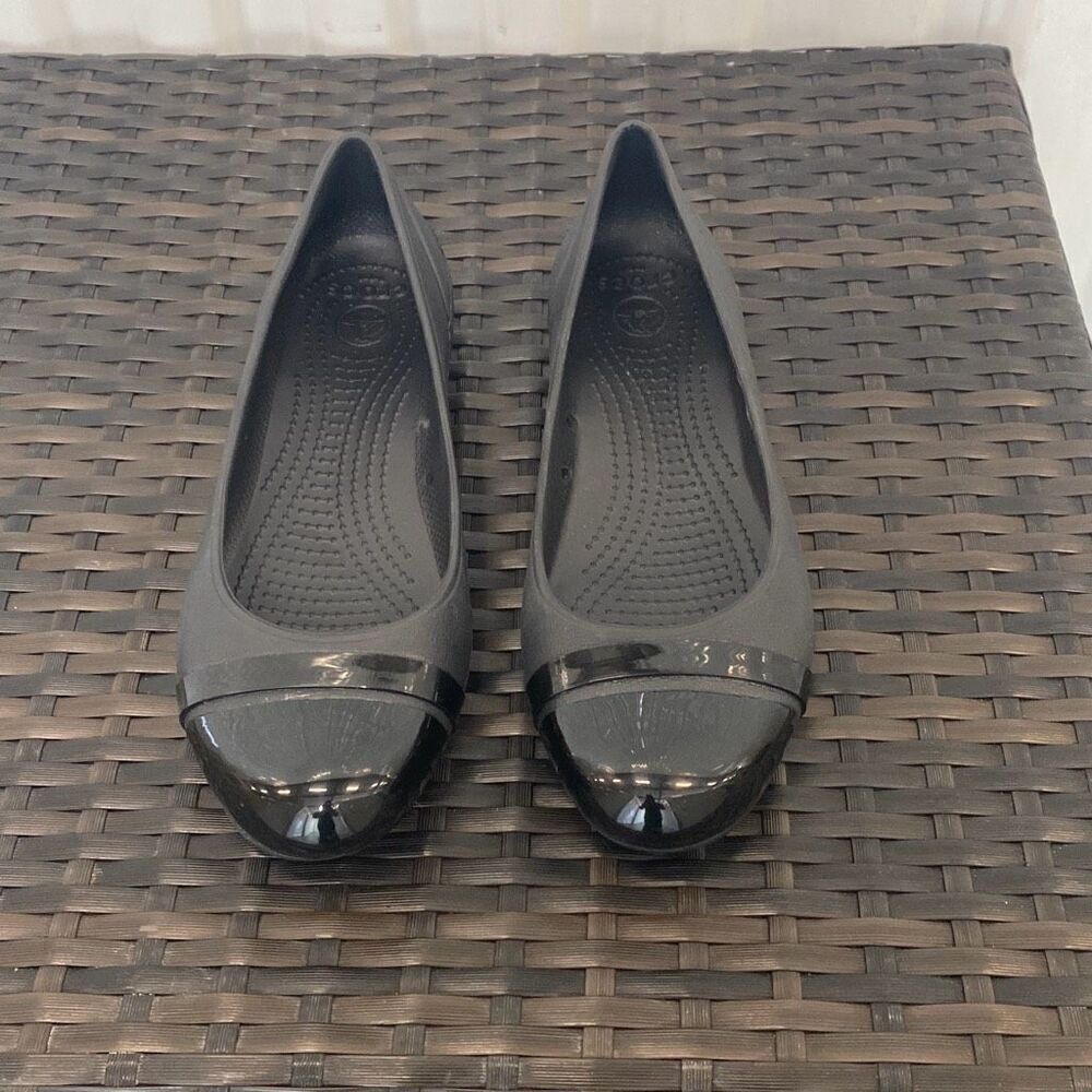 Crocs, women’s flats shoes, women’s size 9